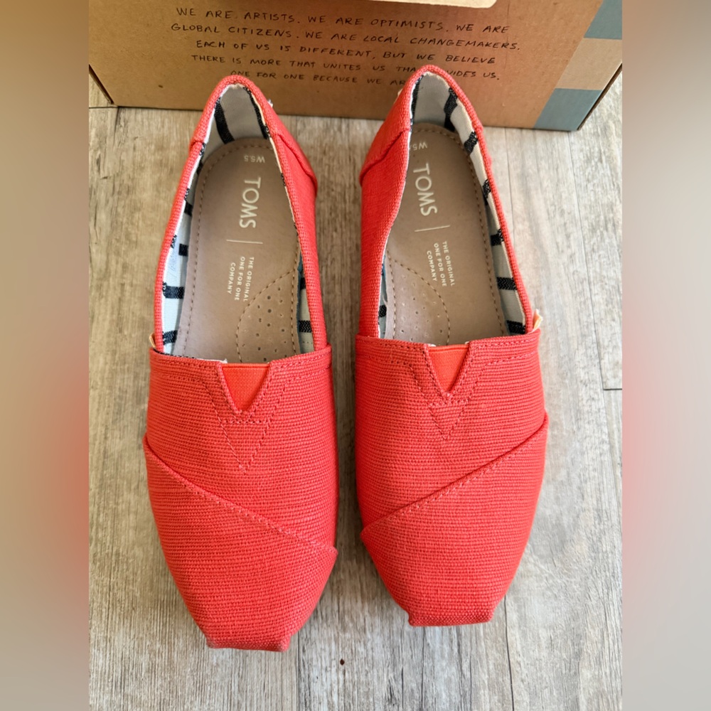 TOMS Women's Vibrant Orange Canvas Loafers
